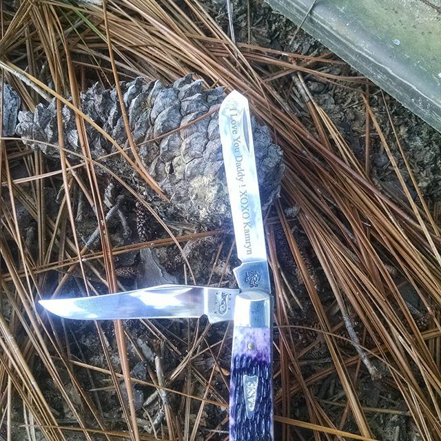 Case Purple Bone Mini Trapper CA25606. Token of love to all Fathers! Any day is a good day to send love with a Case Knife.

#caseknives #MadeInTheUSA #fathersday #engravedknives  #customengraving