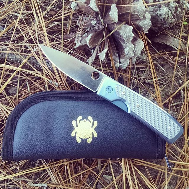 Spyderco Centofante Titanium C155TIP plain edge.  Made in Japan with VG-10 steel, comes with leather pouch.

#spyderco #spydercoknives #titanium #madeinjapan