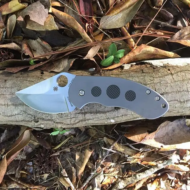 Spyderco Burch Chubby C183TIP. Carbon Fiber circles within the titanium handle. Broad blade designed by Michael Burch.
#spydercoknives #burchchubby #carbonfiber #titanium
