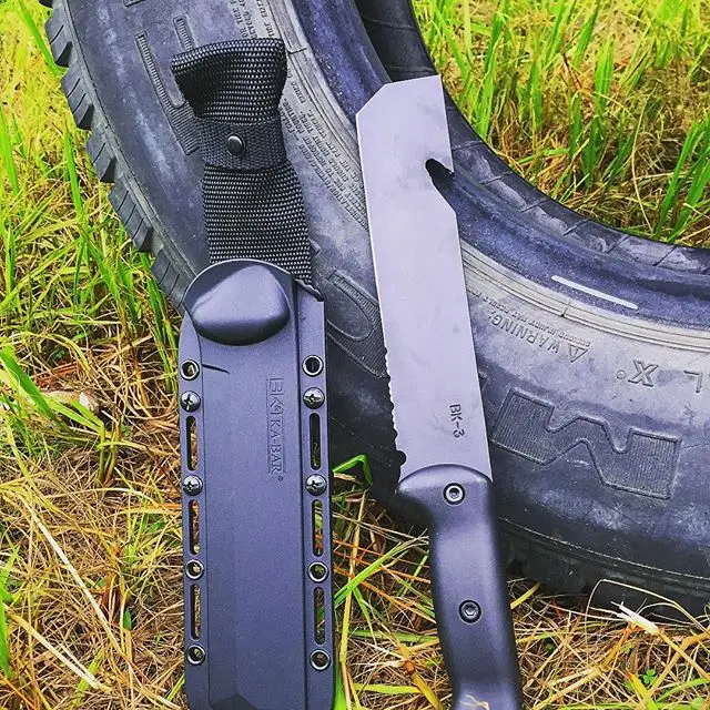 KaBar BK3 Becker TAC tool. FIxed blade- half serrated blade and cutter in top. Rescue tool that comes with kydex sheath. #beckerknives #kabarknives #rescuetool #serratedknife #kydexsheath