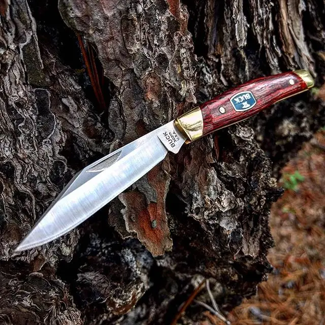 Buck Solitaire Rosewood B302RWS. This knife had a great feel in your had and I beautiful rosewood handle to finish off it's sleek look. Get yours today at hand-tools.com ! #buck #solitaire #made #in #the #us #B302RWS