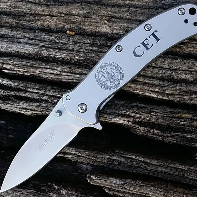 Laser proofing on Kershaw Zing model 1730SS. Check out the intricate detail in the insignia. 
HAND-TOOLS.COM 
#kershawknives #kershawzing #laserengraving #laserproofing #insignia