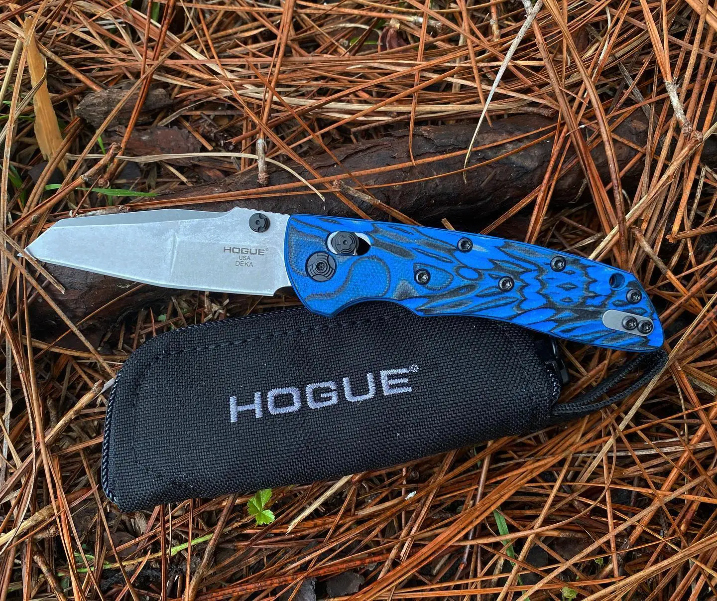 Hogue Deka Modified Wharncliffe Blue Lava knife HO24263.  Beautiful G-Mascus blue lava G-10 scales on handle and a 3.25 inch blade made of CPM-20CV stainless steel. Masterpiece!
#hogueknives #HO24263 #bluelava #g10scales #wharncliffeblade
