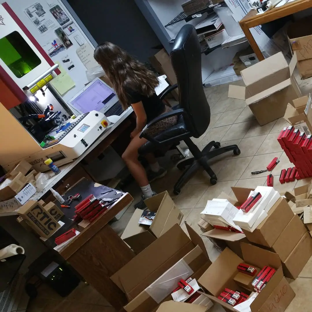 Burning the midnight oil making sure all orders from our customers are taken care of.

Hand-Tools.com

#customerservice #thankyouforyourbusiness