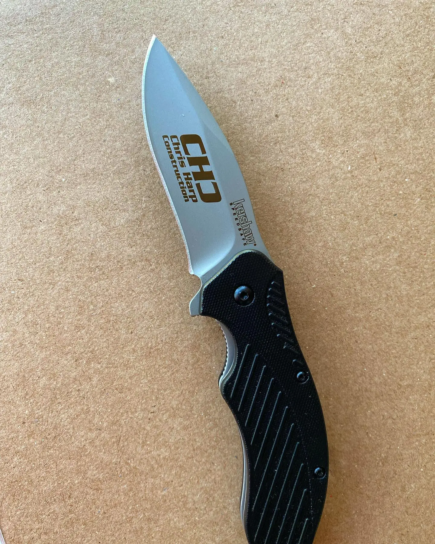 Kershaw Clash 1605 engraved with company logo.  We love getting company logos engraved - what better way to advertise your company and give customers a gift they will truly love and use! Let us get yours done too.
#companylogos #engravedlogos #kershawclash #1605