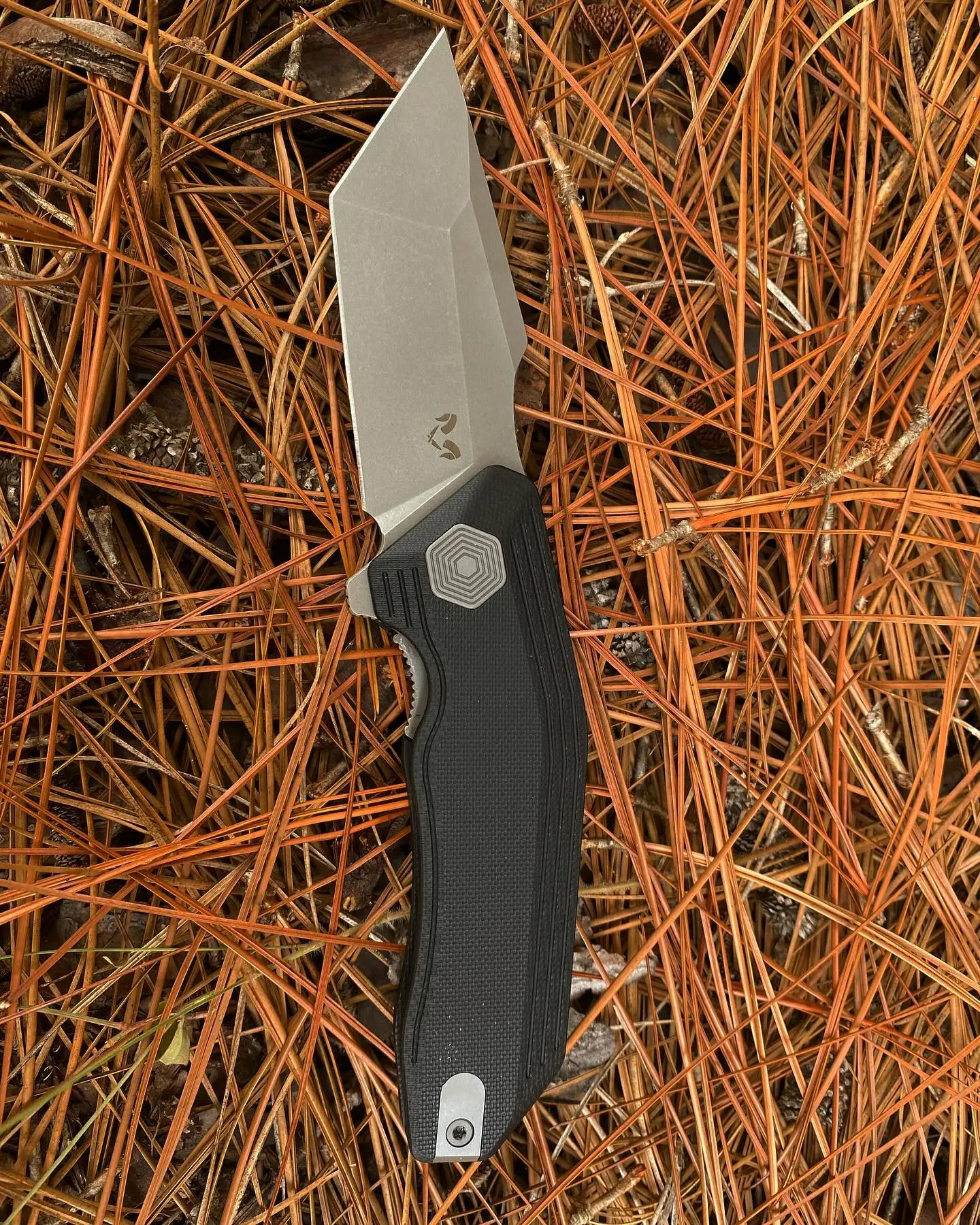 Yokai Linerlock DMN002GB- knife with Tanto blade and half serrated blade. Such a smooth handle- you have to have in your hand. #yokai #linerlock #DMN002GB