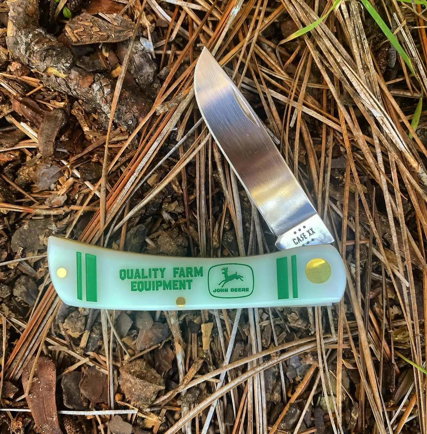 CASE knife John Deere white synthetic SOD buster Jr knife - CA15789. Get this knife engraved personally with your name. #caseknife #engraving #ca15789