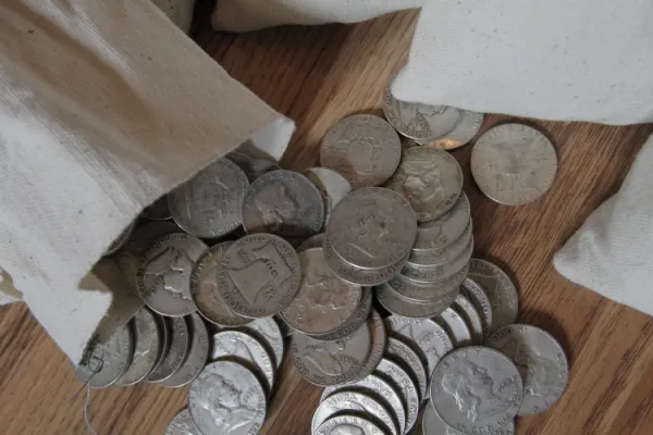 Survival Money - Lot of Five(5) 1948-1963 Franklin Half Dollar 90% Circulated Silver Coin 1948-1963_FRANKLIN_HALF_DOLLAR_5PC