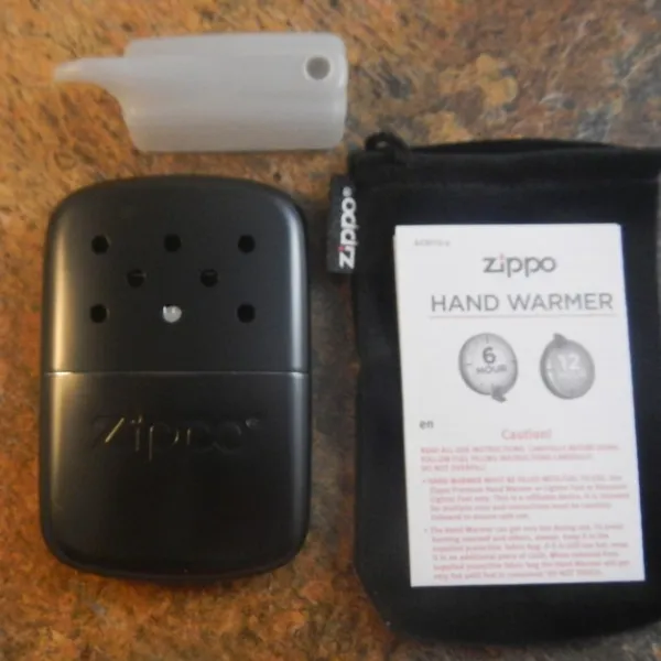 Zippo 12 Hour Hand Warmer Black lights 40334