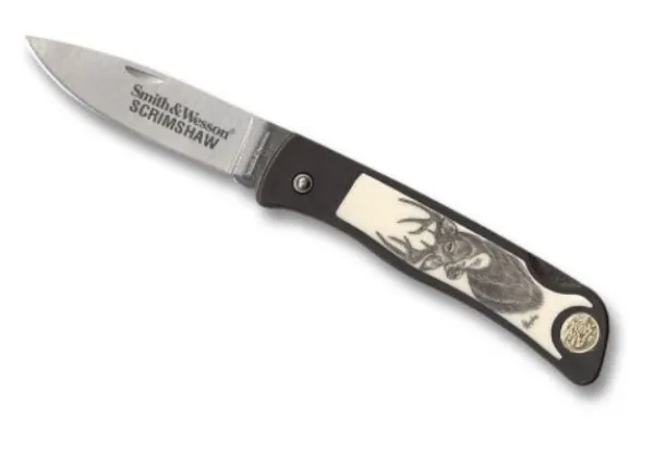 Smith and Wesson S&W Scrimshaw Lockback Deer. Knives SW320