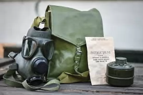 Miscellaneous Hungarian M74 Gas Mask knives M4444
