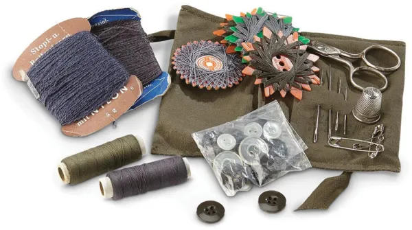 Miscellaneous German Sewing Kit Used knives M4672