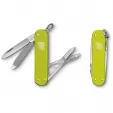 Victorinox Classic Alox LE Yellow knives VN06221L23