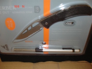 Gerber Ez Out Serr(6751) & Diam Sh knives - multitools 22-46887
