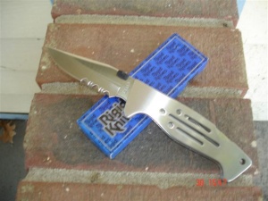 Rigid Rigid Pocket-w Clip Serrated Knives RG24