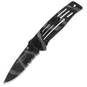 Smith and Wesson Camo Baby Frame Lock Serr Knives 3300CS