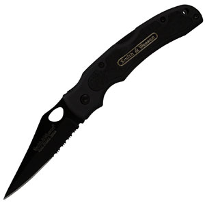 Smith and Wesson Cuttin Horse Serrated Black Knives CH001SB