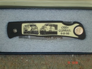 Smith and Wesson Scrimshaw - Csx Mrgr Train Knives 354