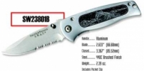 Smith and Wesson SWAT SCRIMSHAW WOLF BLACK - 23801B