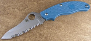 Spyderco UK Blue serrated C94SBL3 