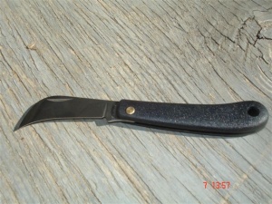 United Cutlery Black Hawkbill Folder knives 1035B