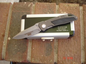 United Cutlery Uzi Defender Knife ZF0001GRNB
