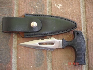 United Cutlery XL149 Tomahawk T-Handle Push Knife