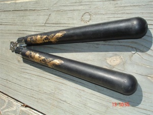 United Cutlery Tomahawk XL360 Nunchaku Gold Dragon